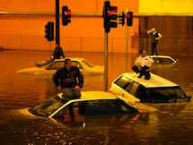 floods-in-australia2.jpg (21207 bytes)